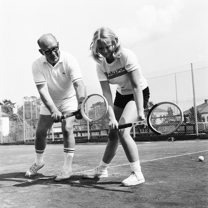 Sven Wester lär ut tennis