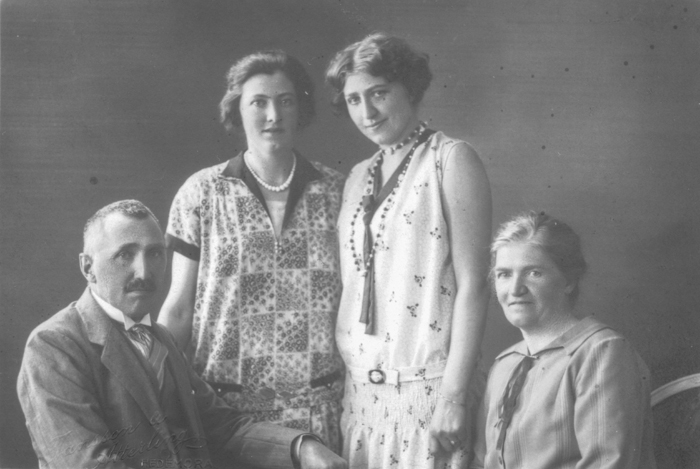Familjen lite längre fram i tiden (år 1928)